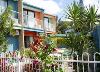 Coolum Budget Accommodation 1/34