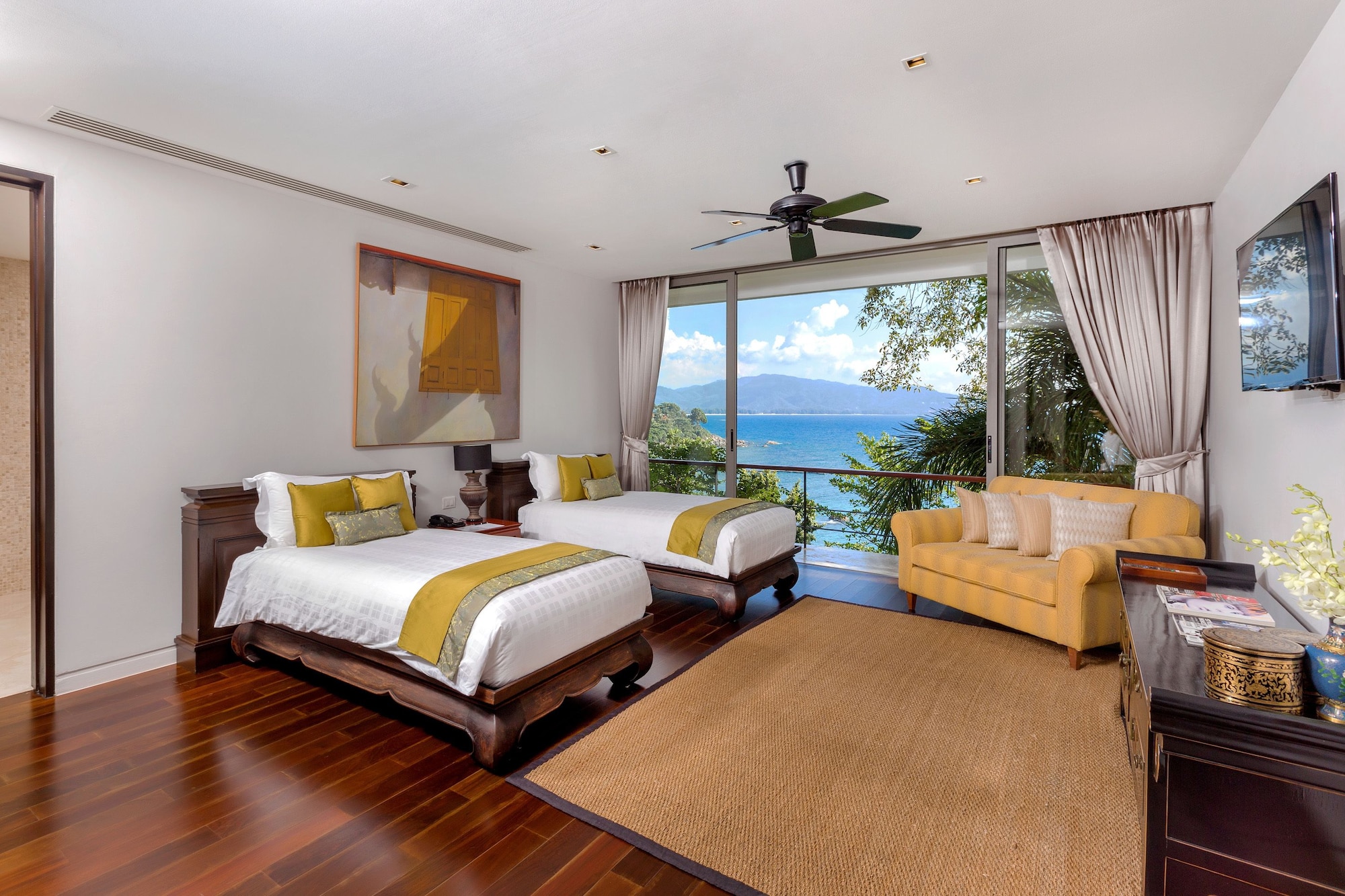 5 BEDROOMS, RESIDENCE, OCEAN FRONT