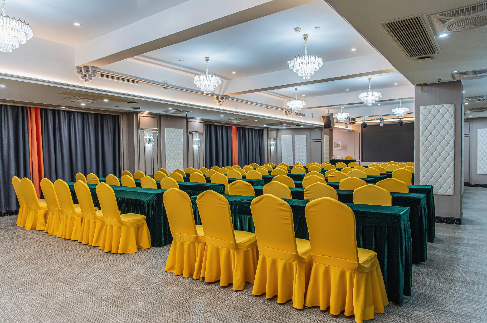 Vienna Hotel (Shantou Chaoyang High-Speed Railway Station) 42/51