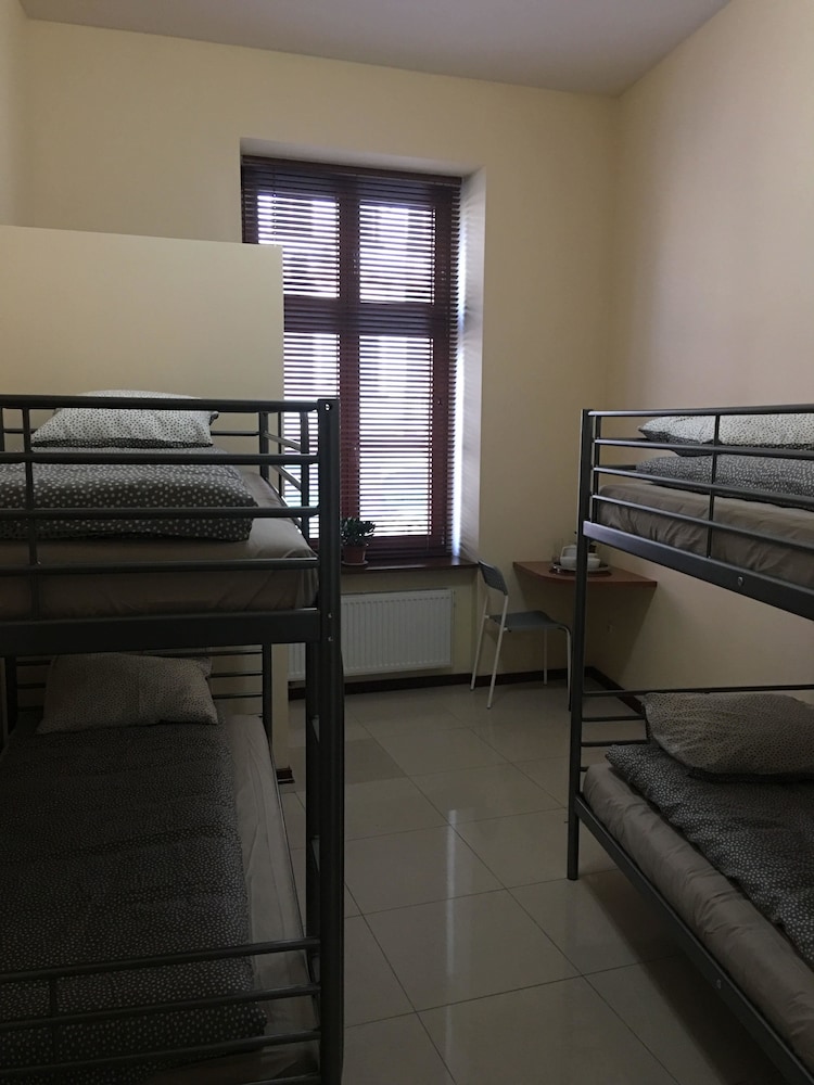 Ametyst Hostel 16/24