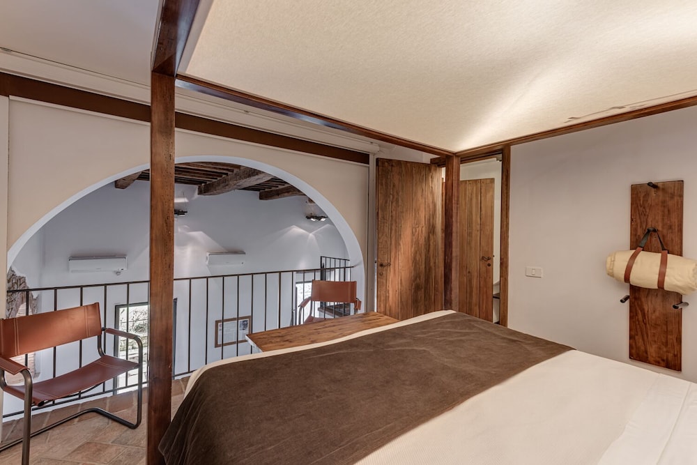 Mezzanine, Duplex, King and Twin Beds, Terrace