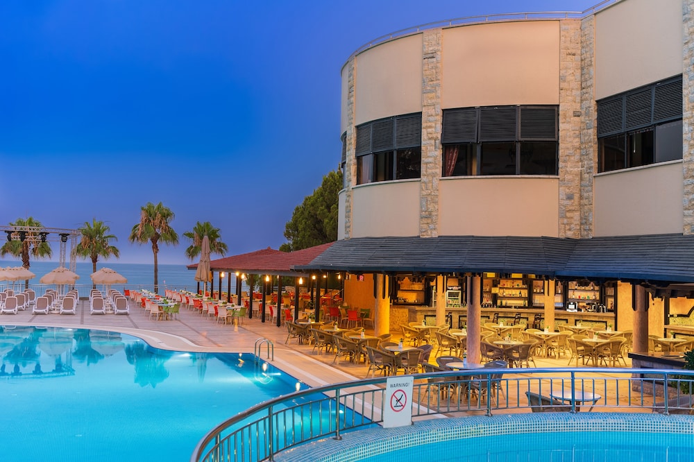 Melas Holiday Village 6/71