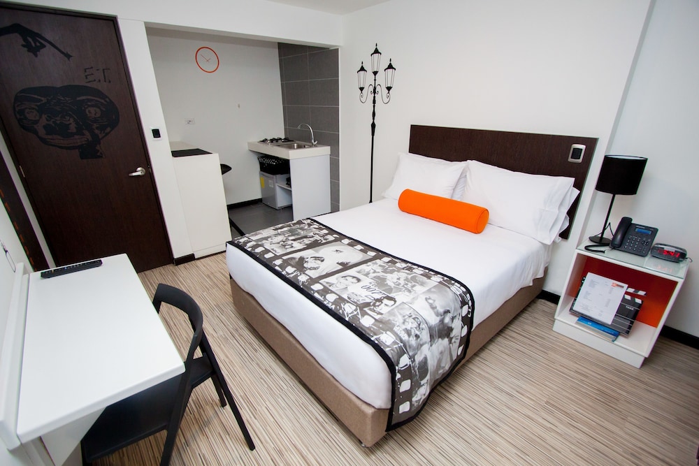 Hotel DC Feria 20/61