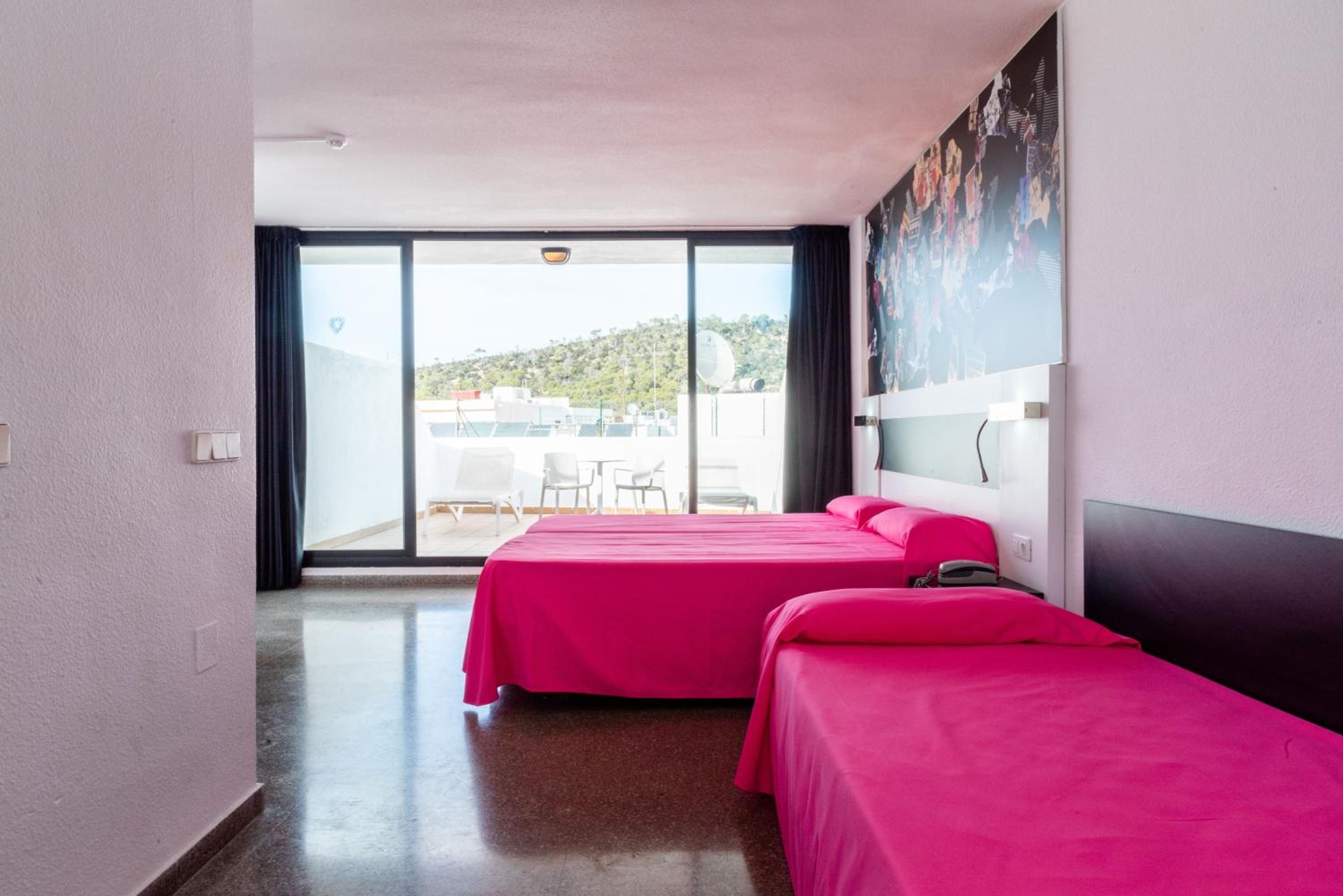 Roof Top, Rocks Venue, 3 Beds