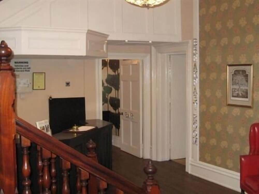 The Ebury Hotel 4/46