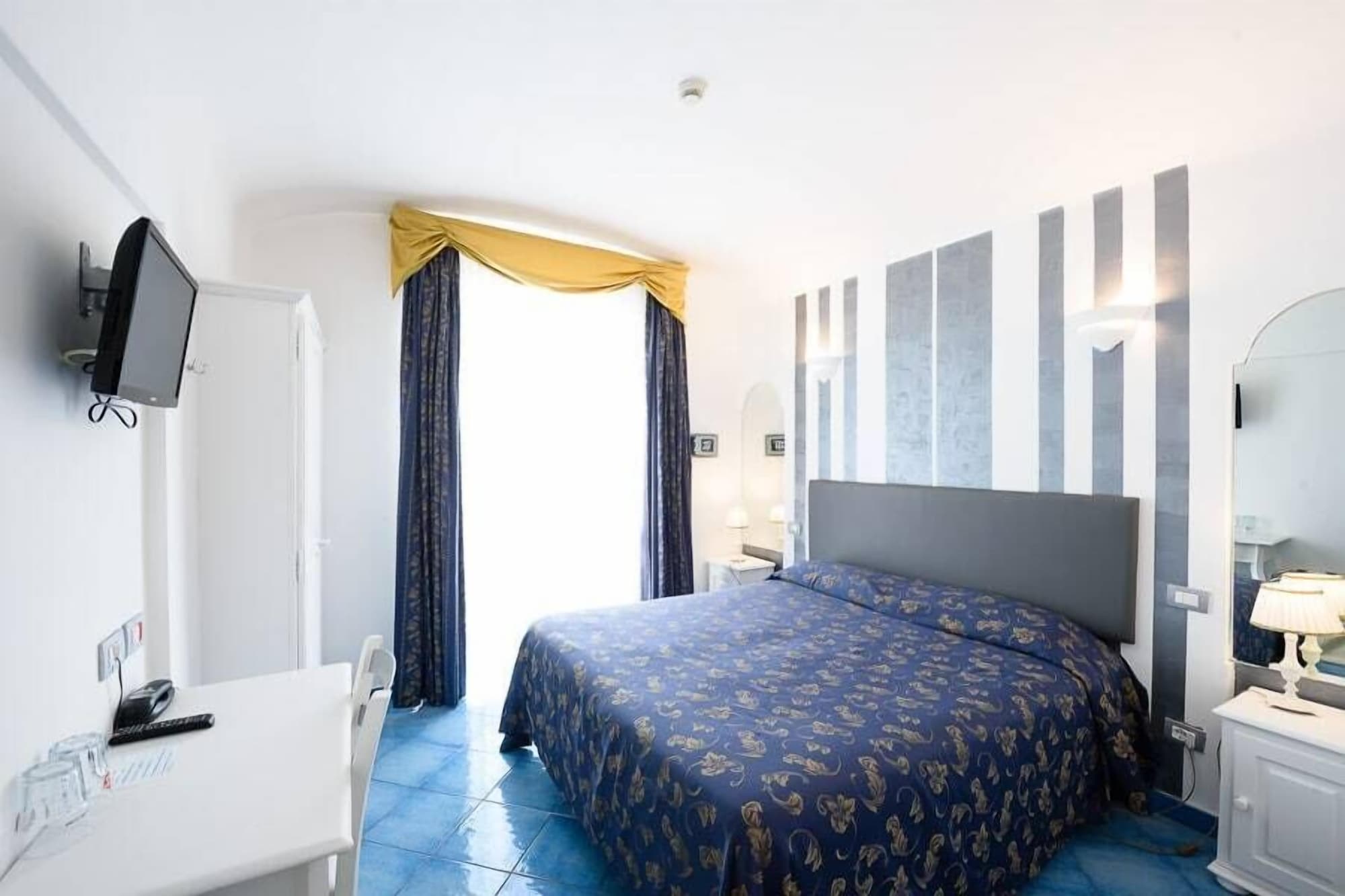 COMFORT, DOUBLE BED