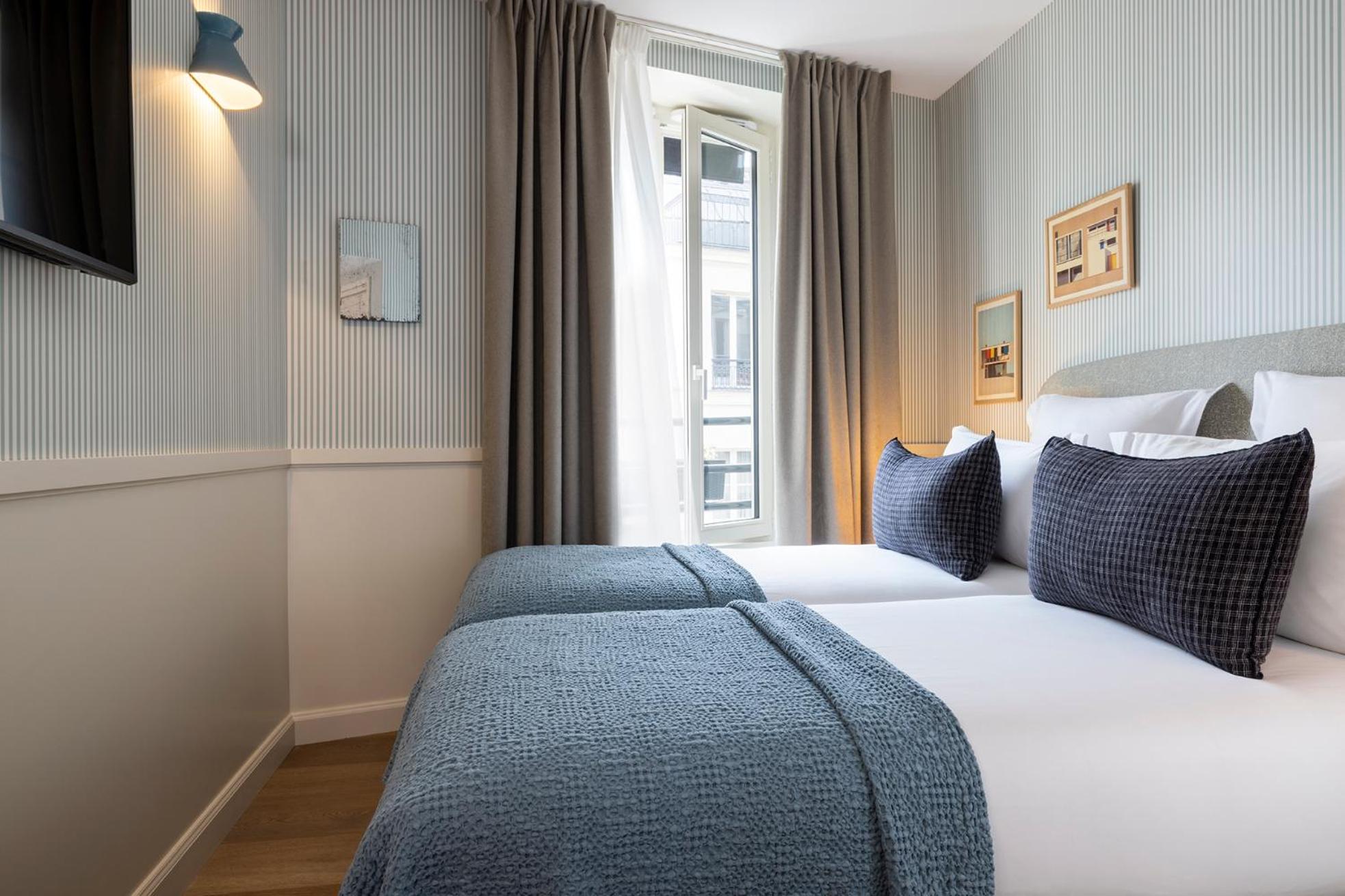 CLASSIC, DOUBLE OR TWIN BED