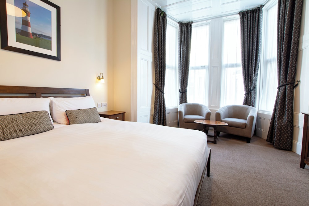 The Grosvenor Plymouth 18/64