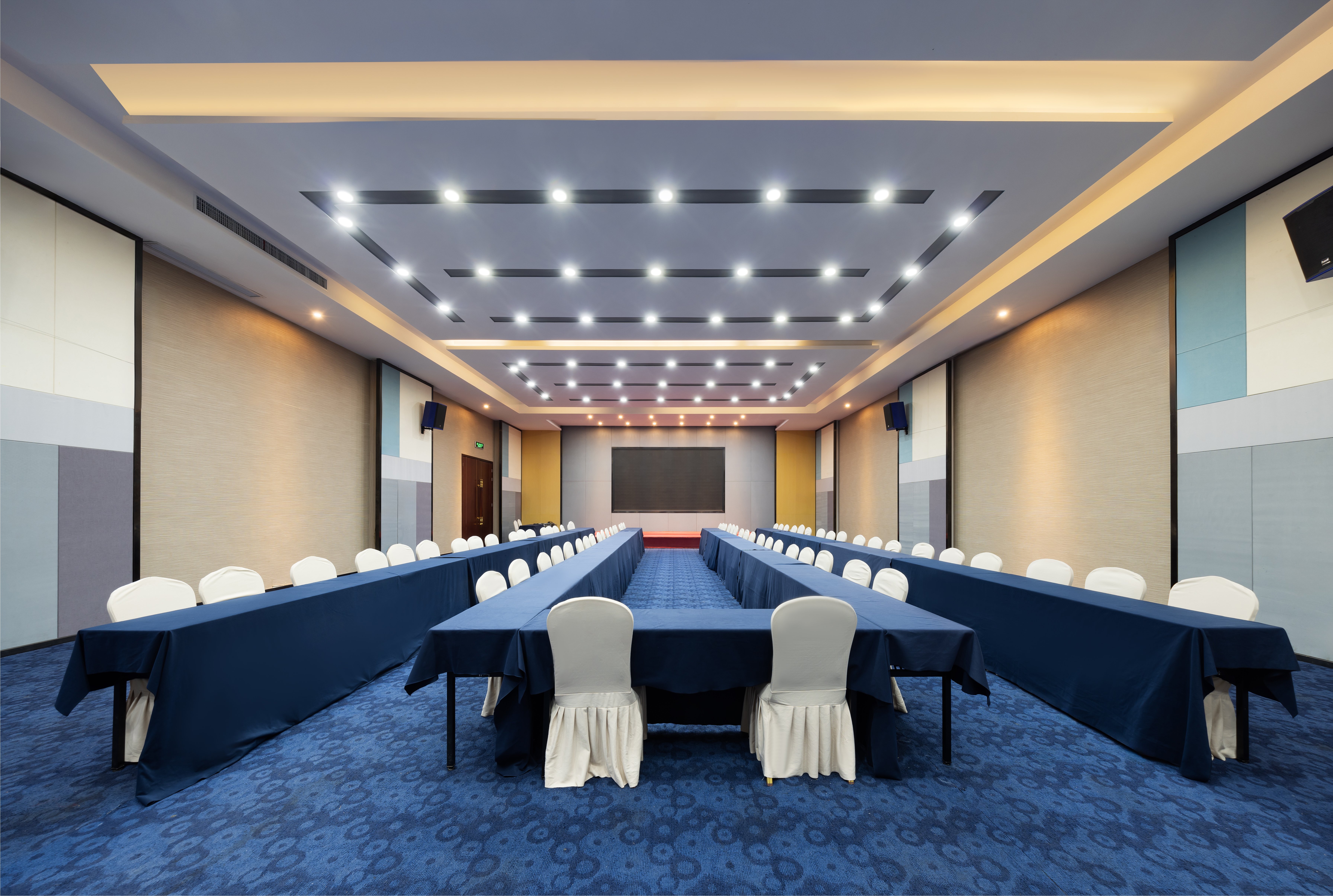 Holiday Inn Express Zhengzhou Airport 38/50