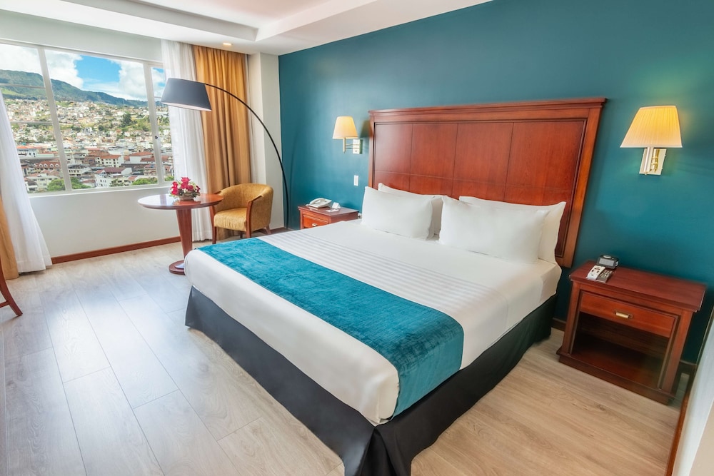 Sonesta Hotel Loja 24/70