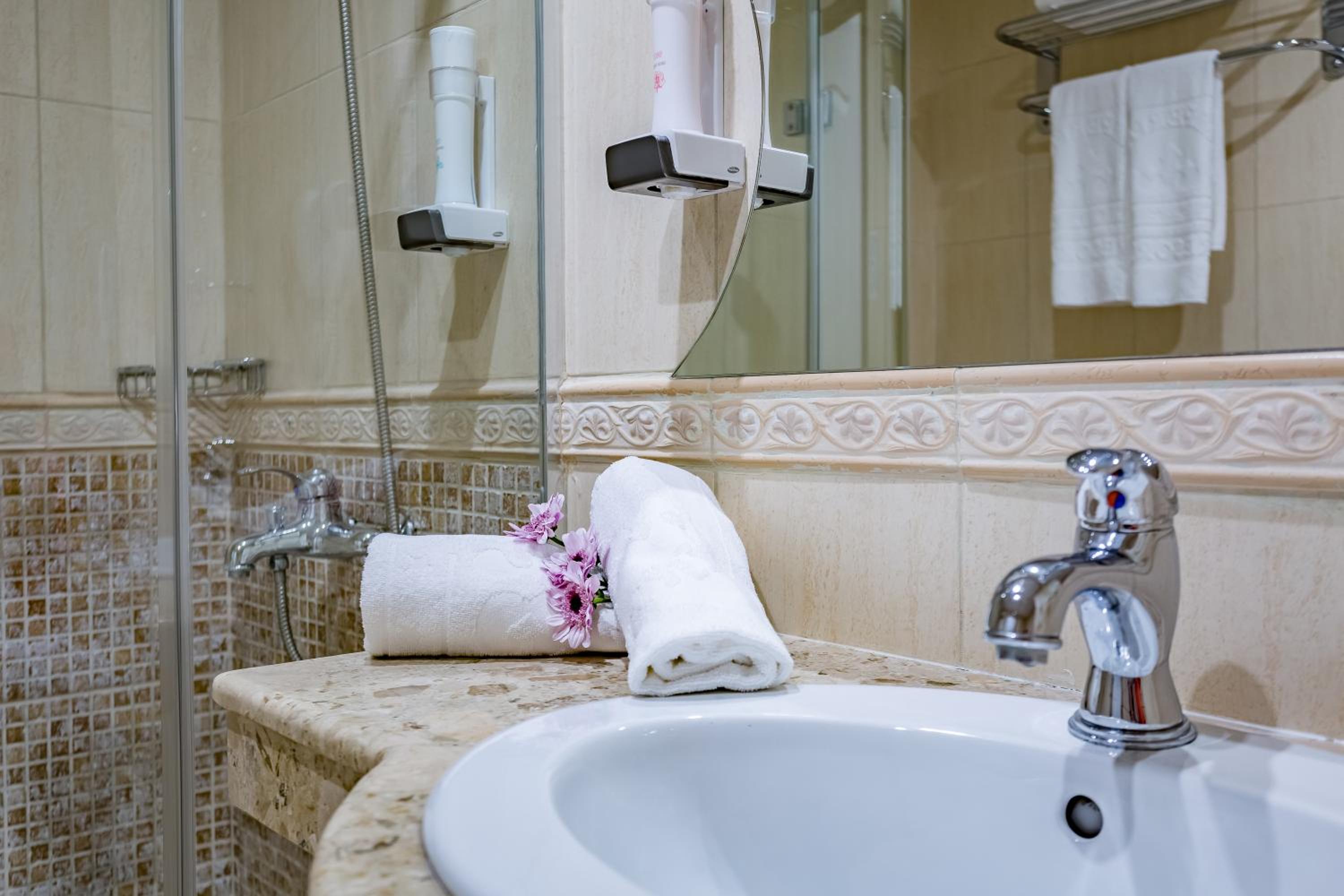 Junior Suite, Single Bed, Lateral Side Sea View، HI Hotels Imperial Resort 8/8