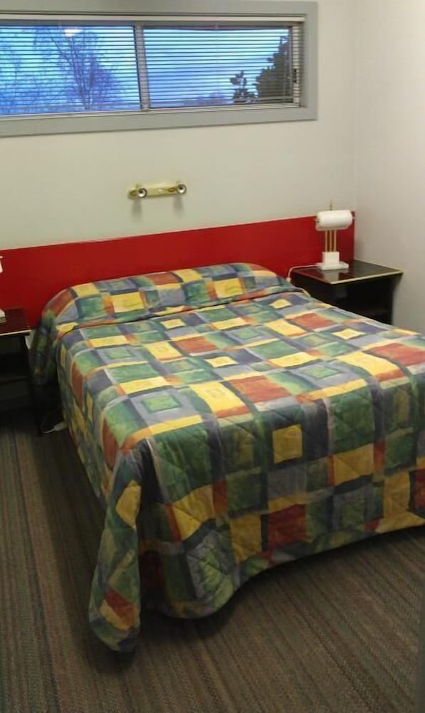 AVALON MOTEL 7/45