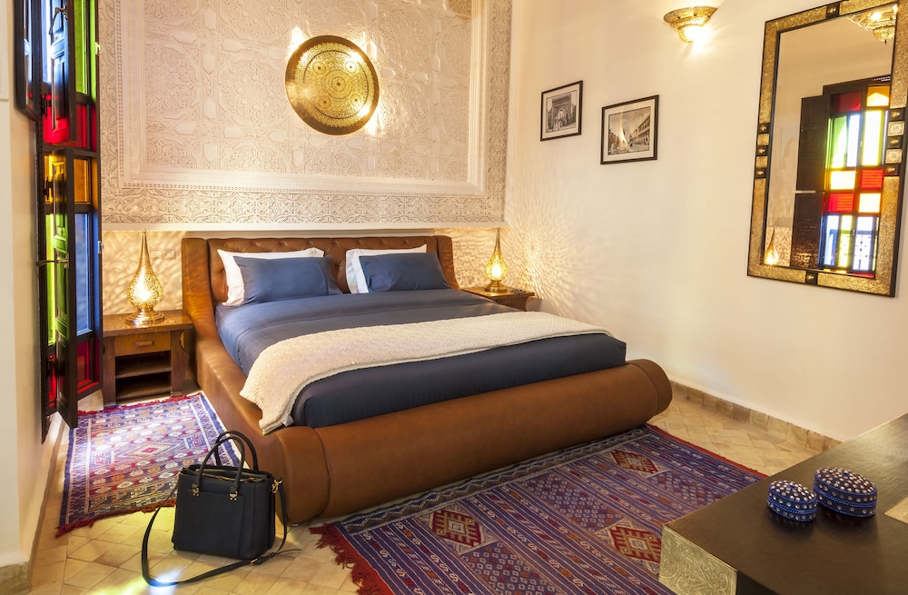 HONEYMOON, SUITE