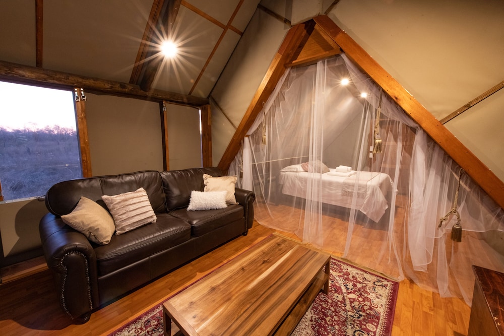 Buffelshoek Tented Camp 16/35
