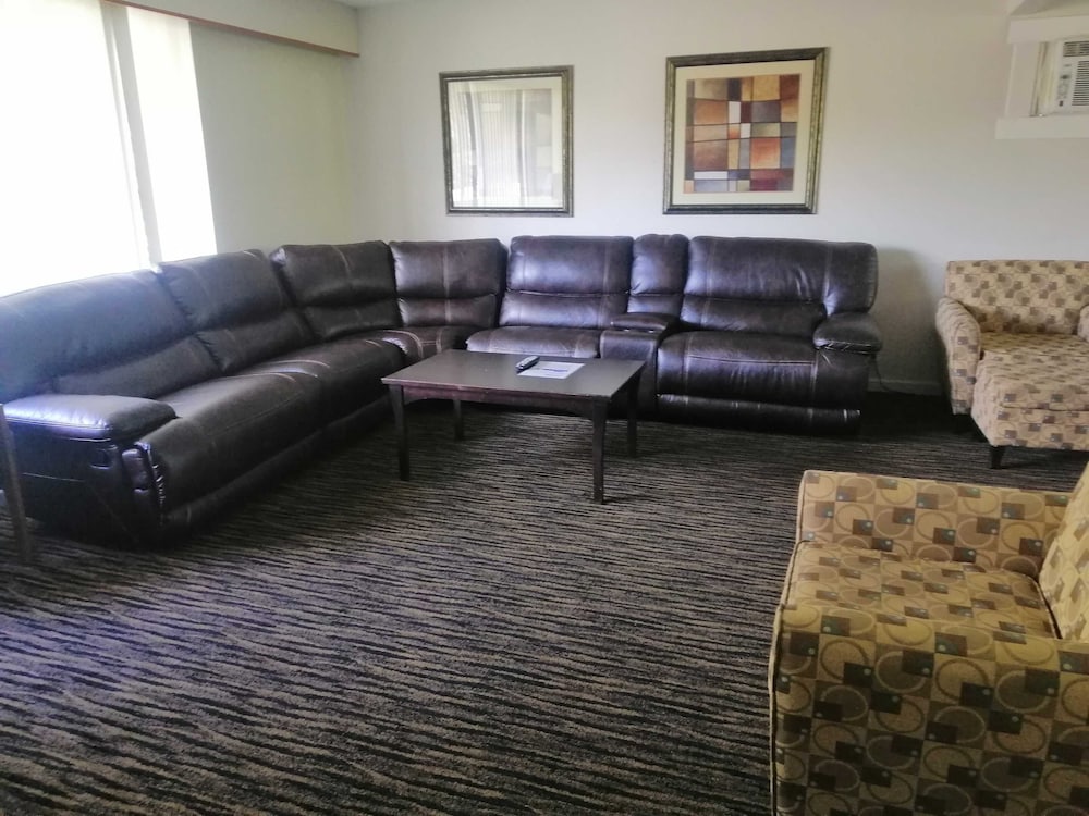 Recreation Inn & Suites 40/63
