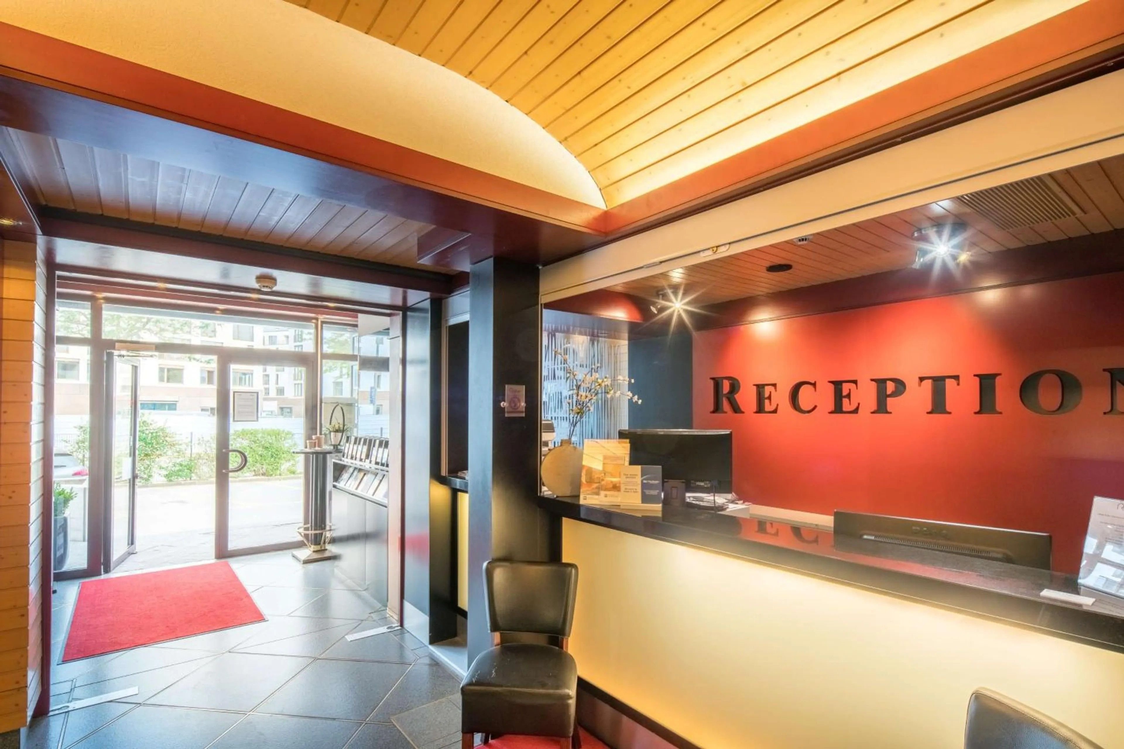 Hotel Rallye & Entrees aux Bains de la Gruyere 5/27