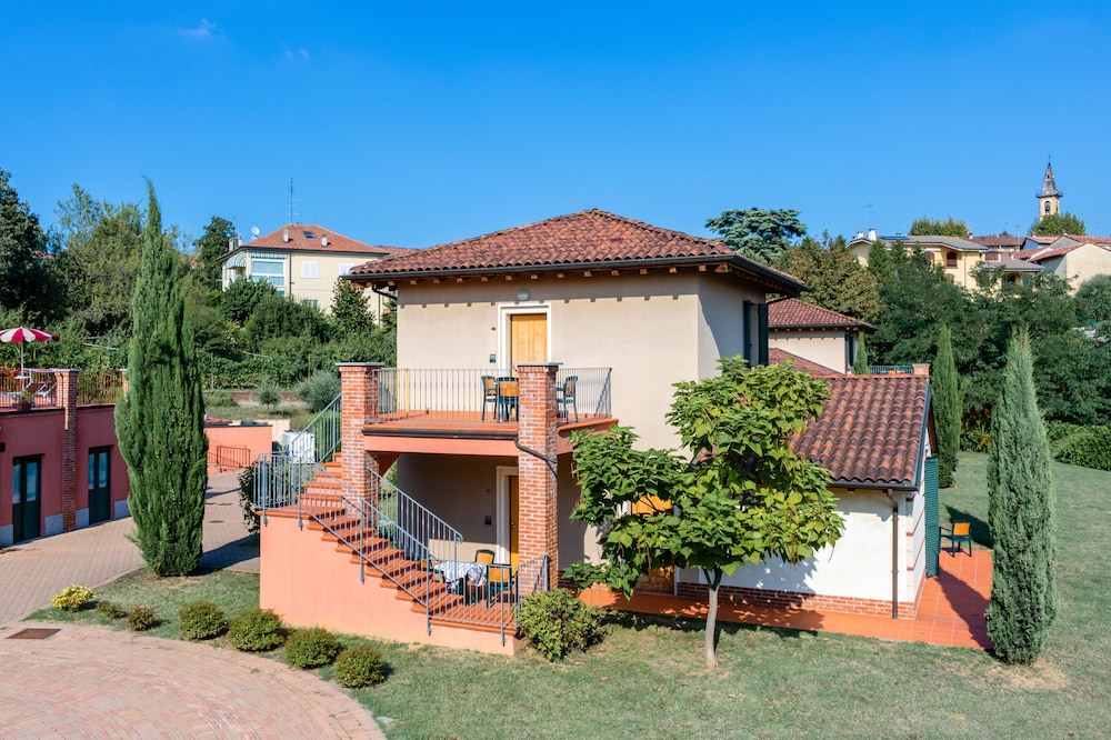 Ariotto Village 1/51