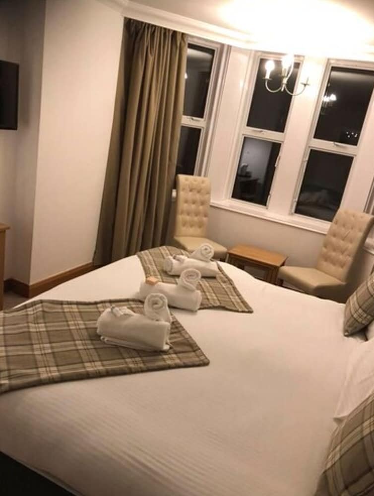 Loch Long Hotel 13/47