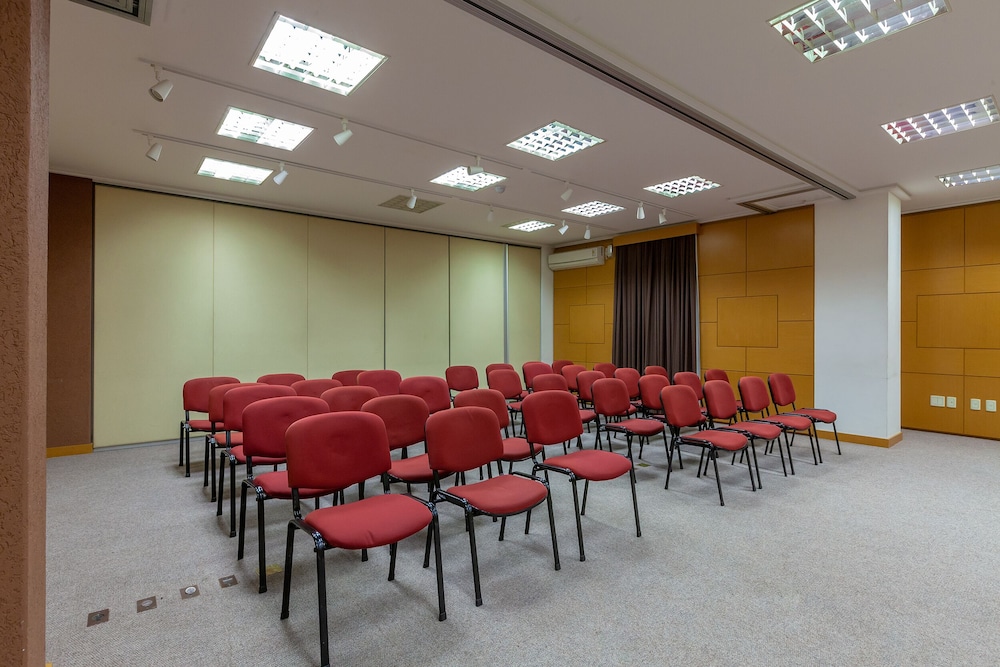 Tri Hotel Executive Criciuma 36/50