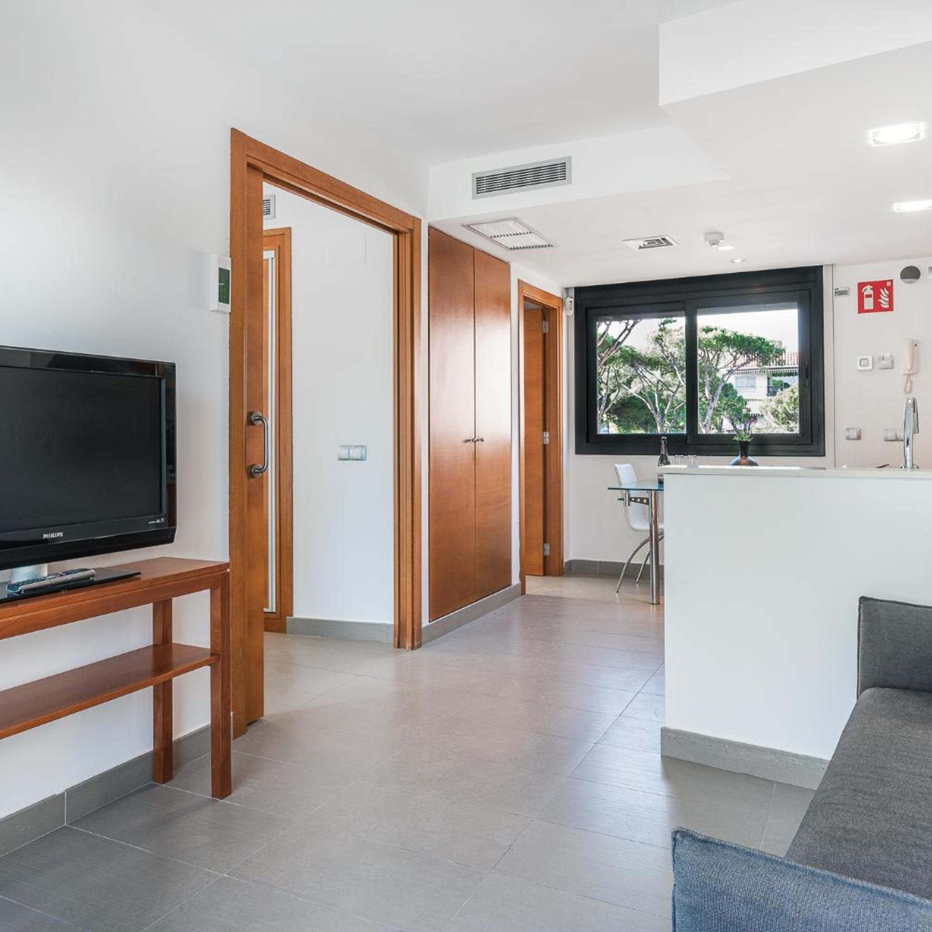 Aparthotel Las Palmeras 12/50