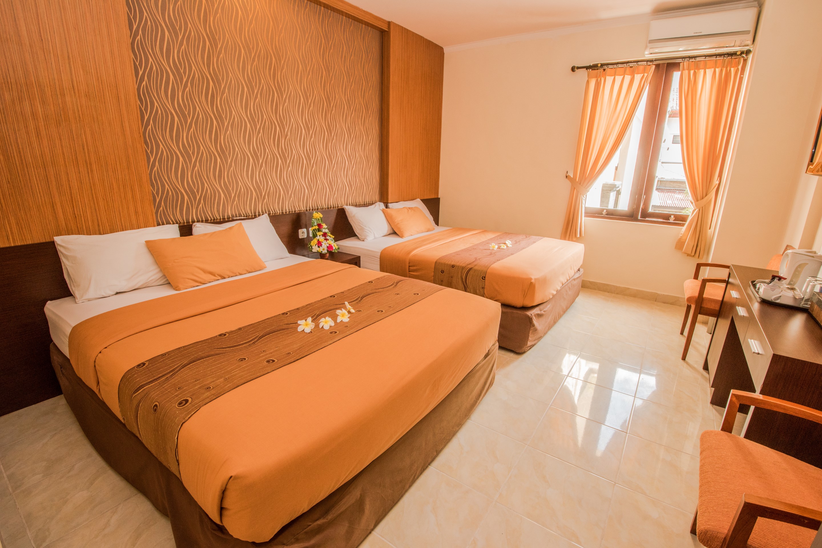Deluxe, Twin Beds