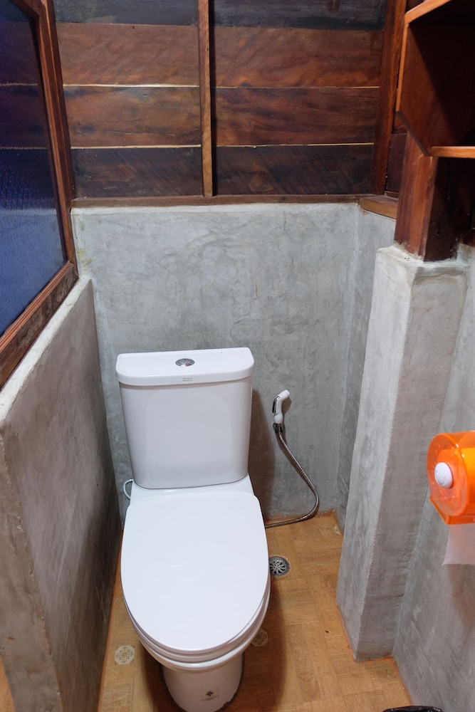 Baan Kun Tuad Ko Si Chang 32/36