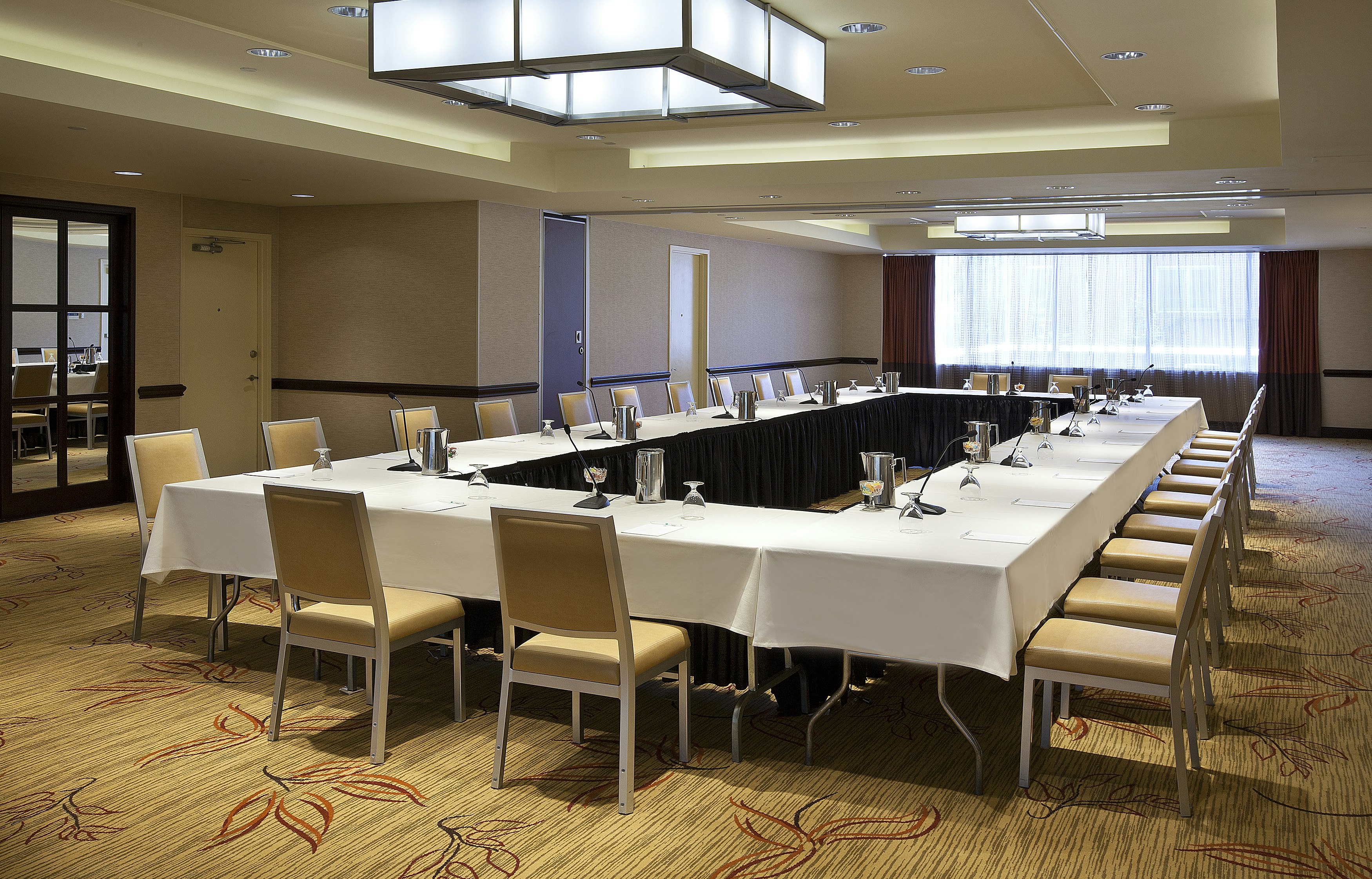 Embassy Suites By Hilton Washington Dc Chevy Chase Pavilion 72/80