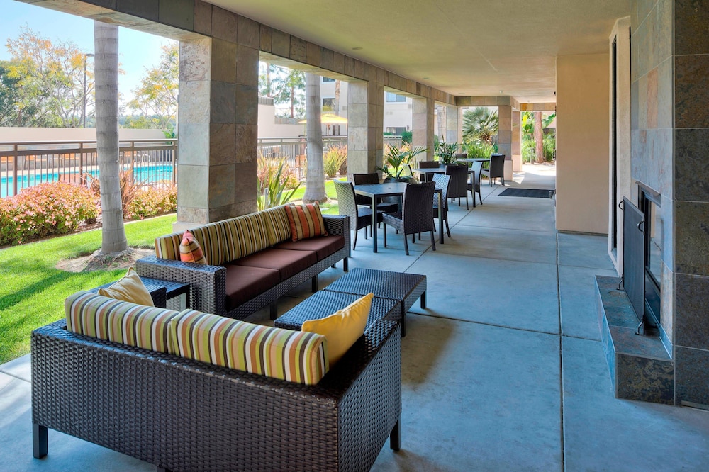Courtyard by Marriott San Diego Carlsbad 17/27