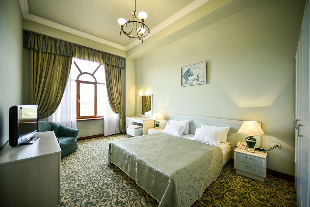 METROPOL HOTEL 27/65