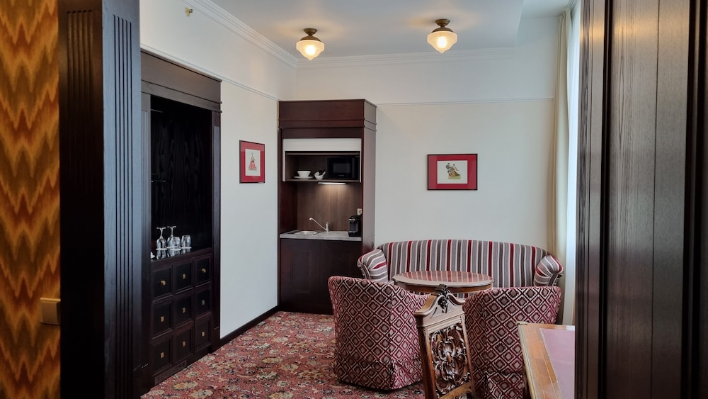 Savoy Hotel Prague 71/82