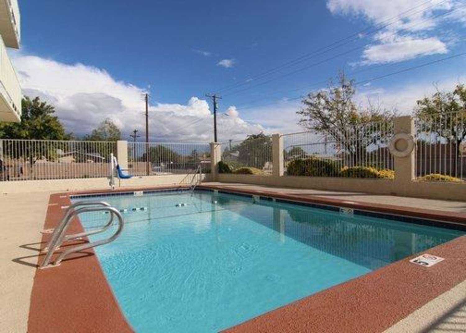 Rodeway Inn Albuquerque NM 22/30