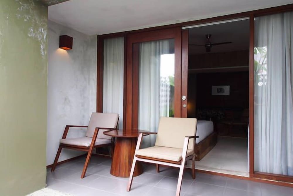 Ayom Suite 29/44