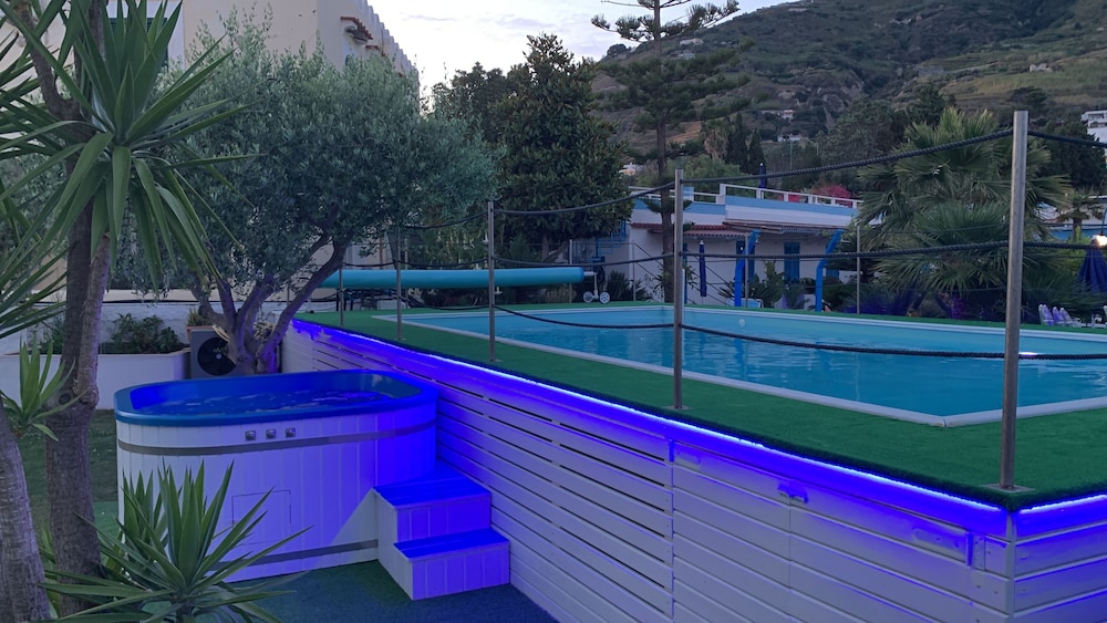 Casa Adolfo Ischia 49/50