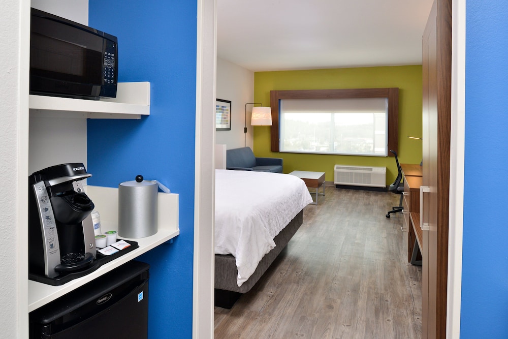HOLIDAY INN EXPRESS ORLANDO SOUTH PARK 30/61