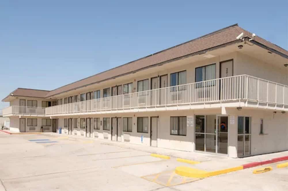 Americas Best Value Inn & Suites Port Arthur 3/25
