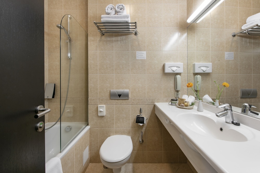 Amberton Cathedral Square Hotel Vilnius 48/50