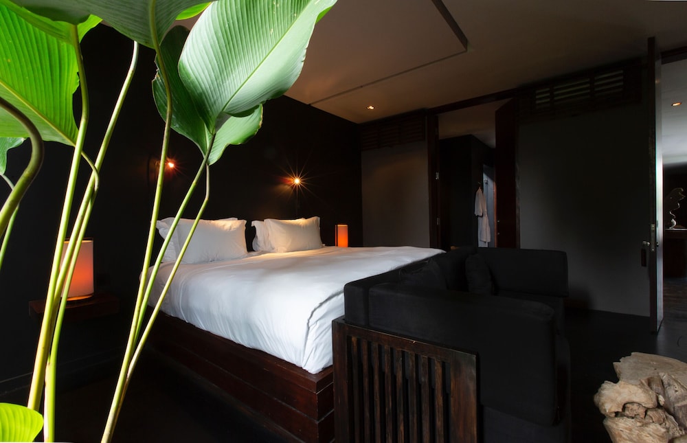 The Lombok Lodge 16/50