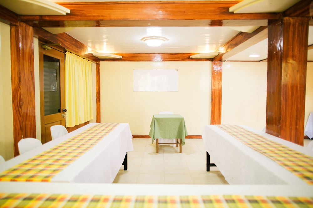 Ati Atihan Festival Hostel And Conference Center 36/37