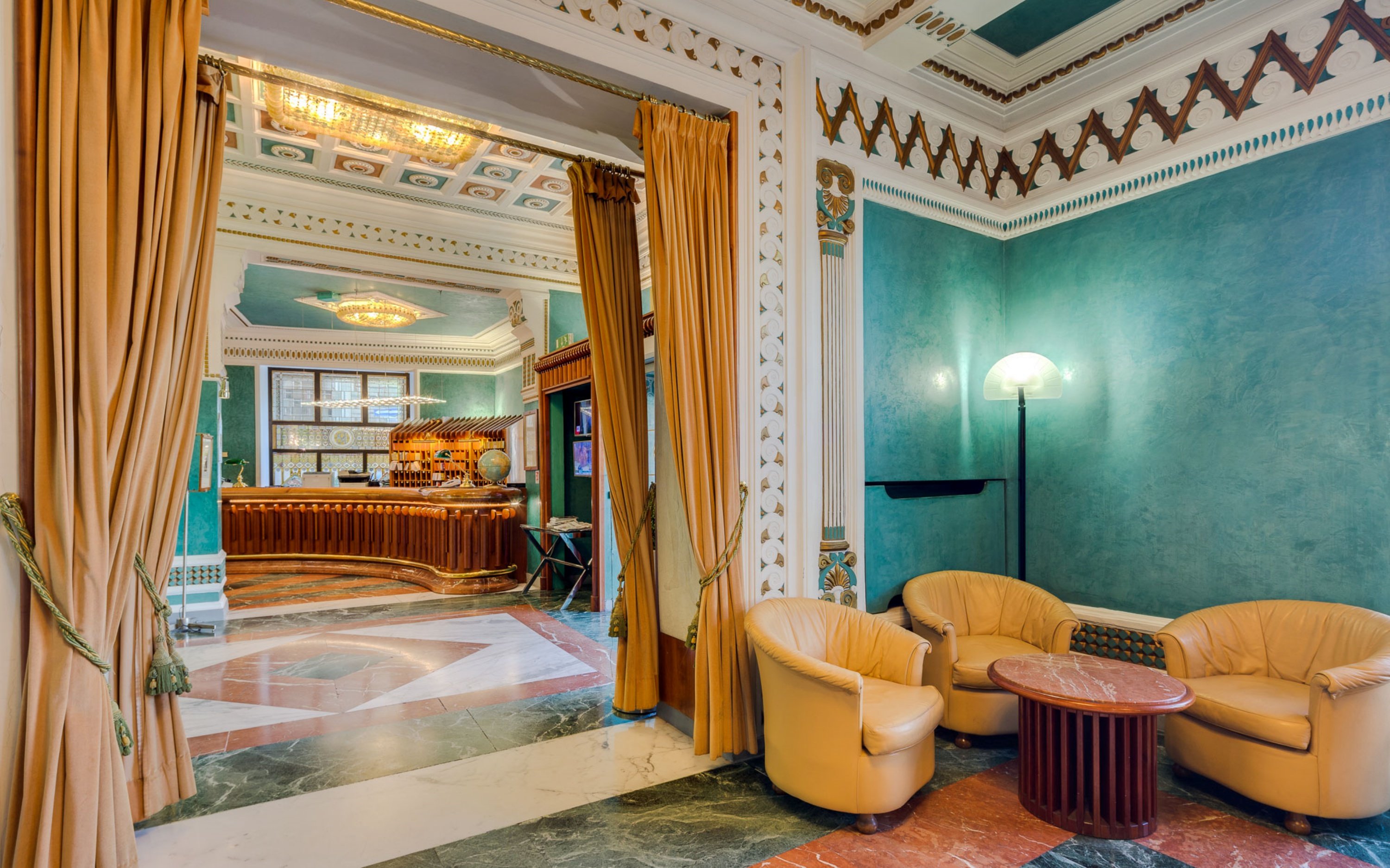 Roma Hotel 61/89