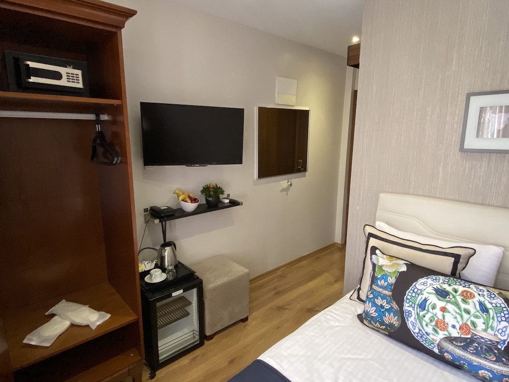 Four Doors Hotel 24/49