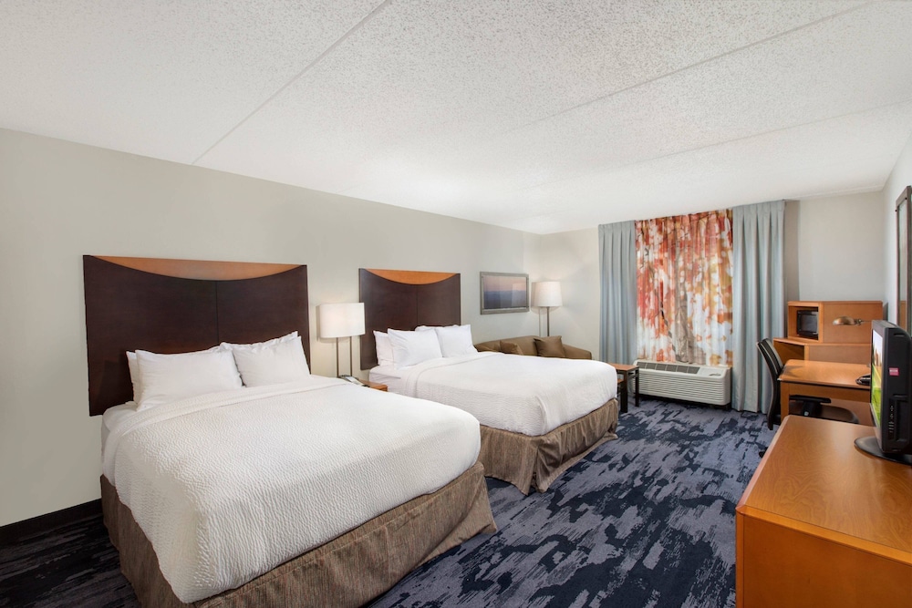 Fairfield Inn Evansville East 11/40