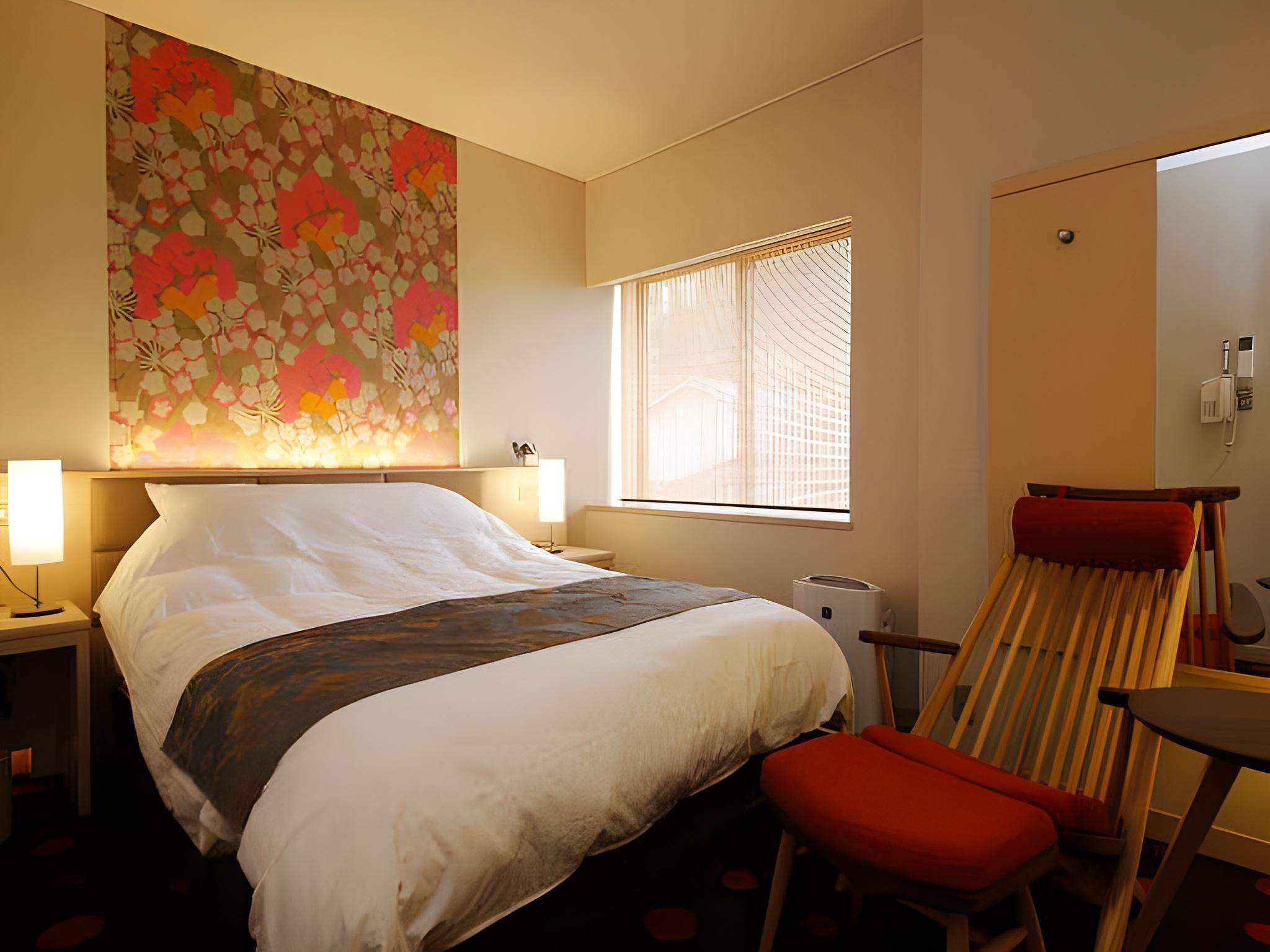 Semi Room, Semi Double Bed