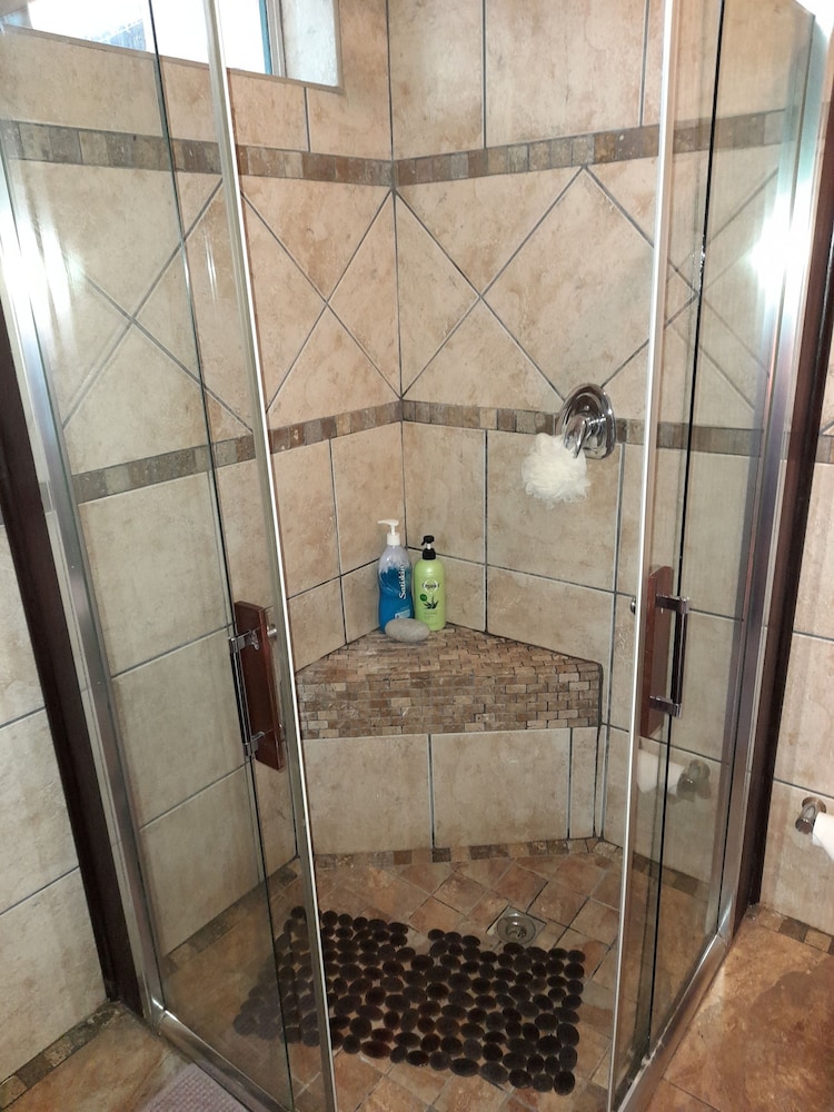 Breena Bnb Guest House 17/50