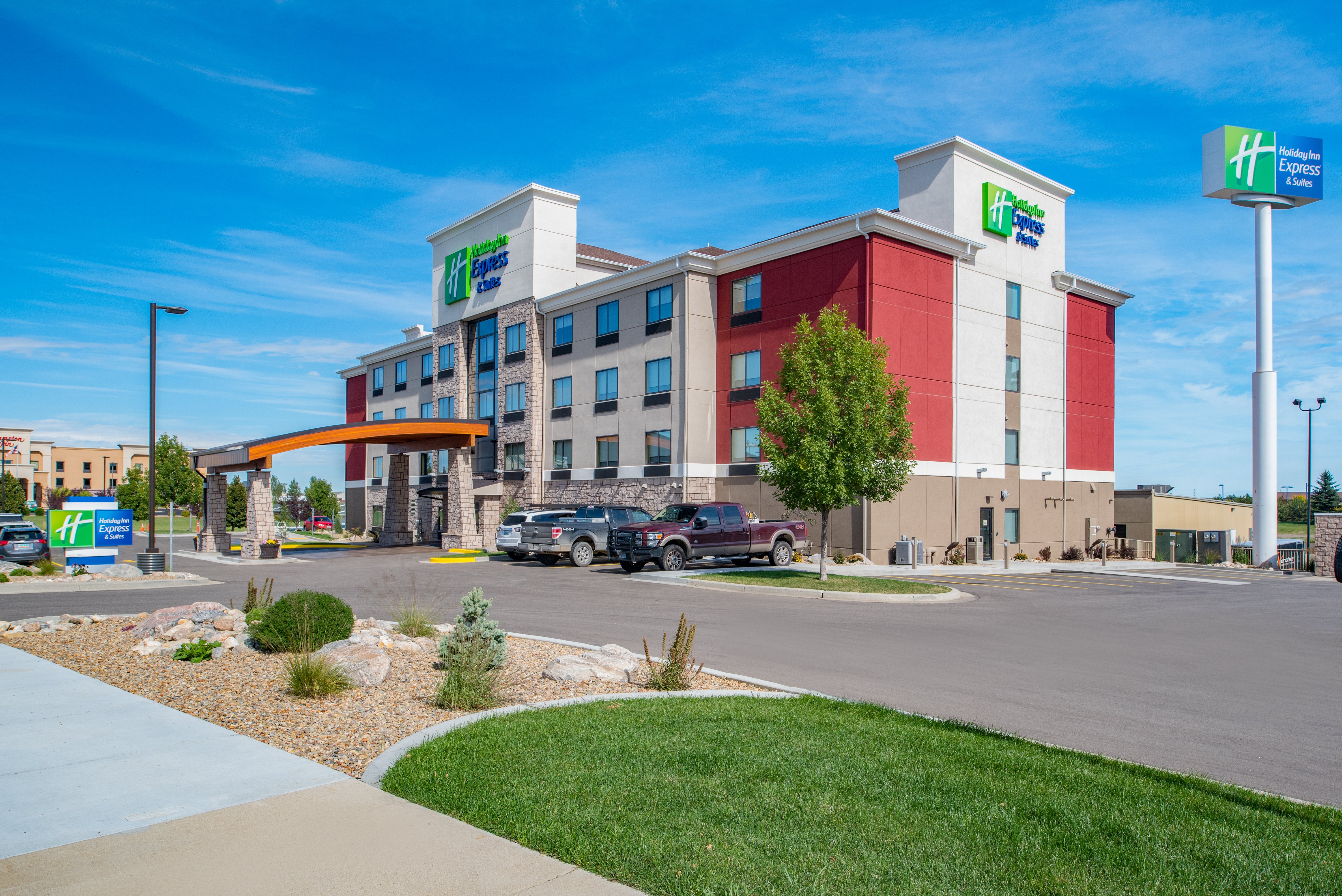 Holiday Inn Express Hotel Suites Bismarck 37/42