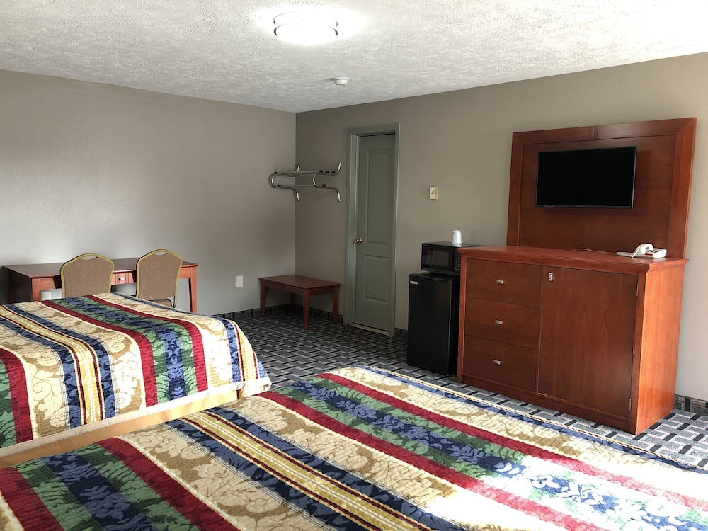 Royal Motel 12/25