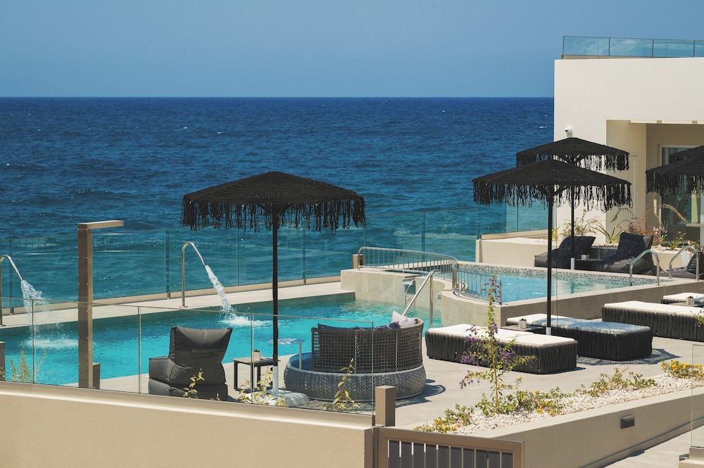 Elia Sea Suites 65/72