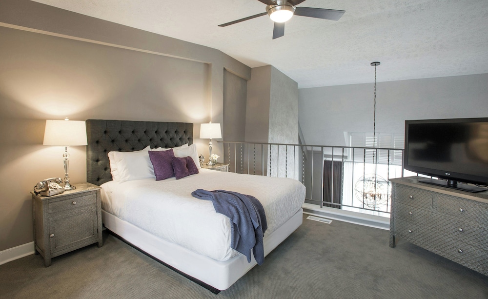 Loft, Premier, Queen Bed