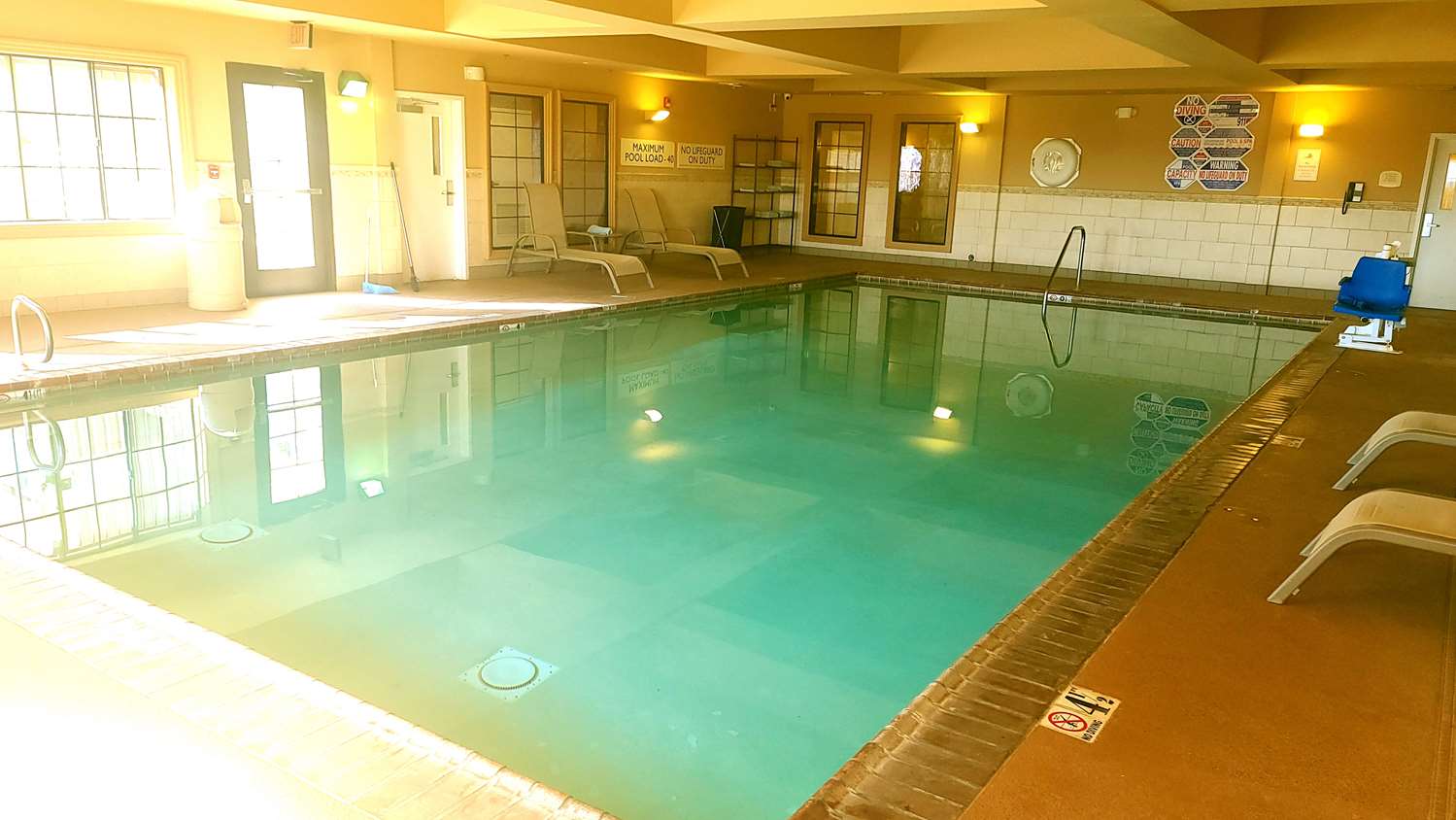 Best Western Hesperia Victorville Suites 14/22