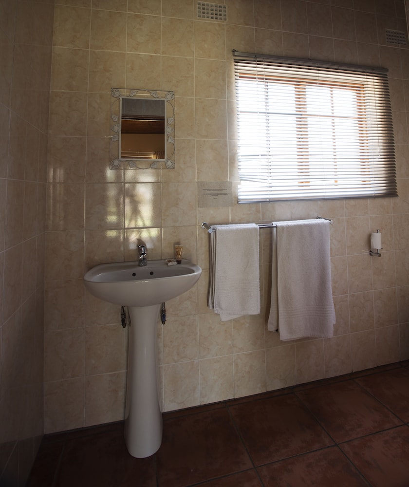 Sunbird Lodge - Guest House 25/40