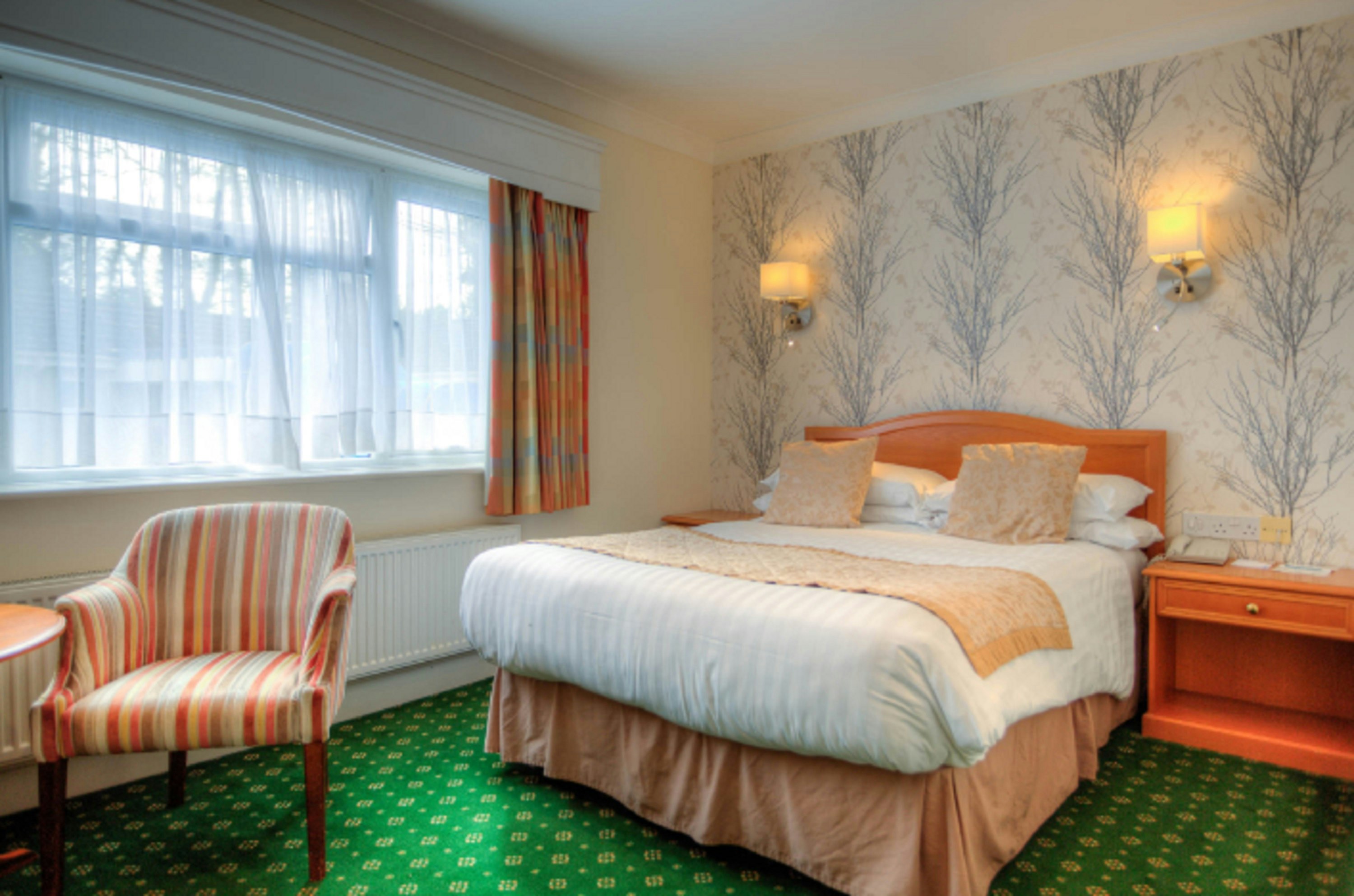 Langstone Cliff Hotel 10/80
